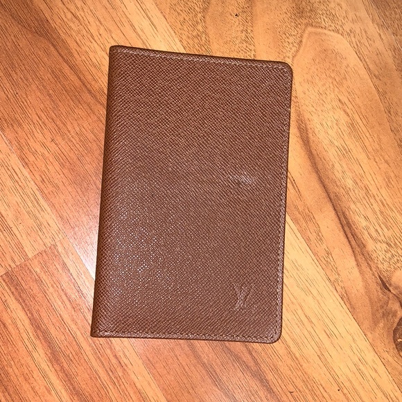 Authentic Louis Vuitton Taiga Leather ID / Card Holder - Picture 1 of 12